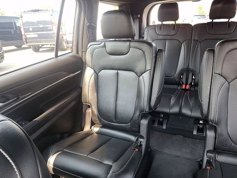 Used 2024 Jeep Grand Cherokee L Limited AWD/4WD image 12