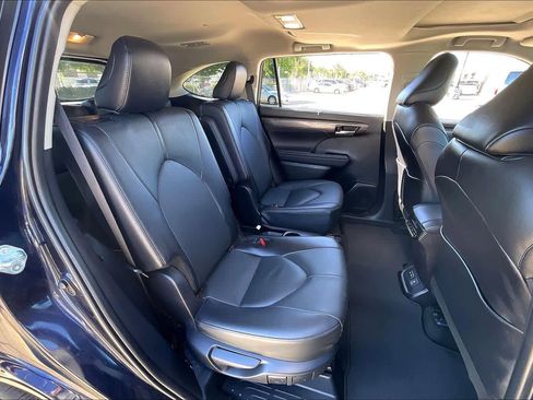 Used 2024 Toyota Highlander Limited AWD/4WD image 44