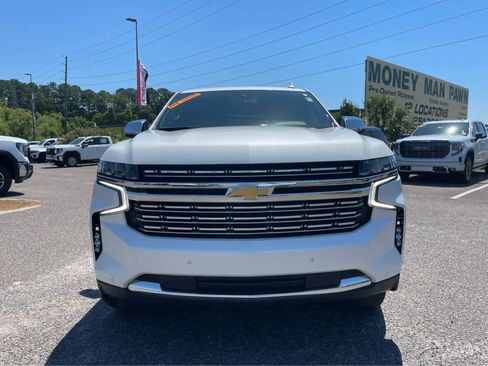 Used 2024 Chevrolet Suburban Premier AWD/4WD image 2
