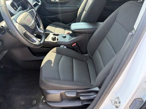 Used 2024 GMC Terrain SLE FWD image 11