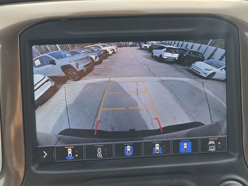 Used 2020 Chevrolet Silverado 2500 High Country w/ Z71 Off-Road Package image 18