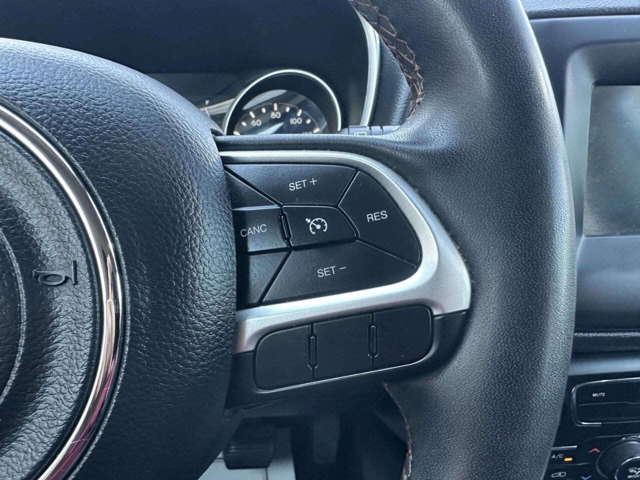 Used 2021 Jeep Compass Latitude AWD/4WD image 25