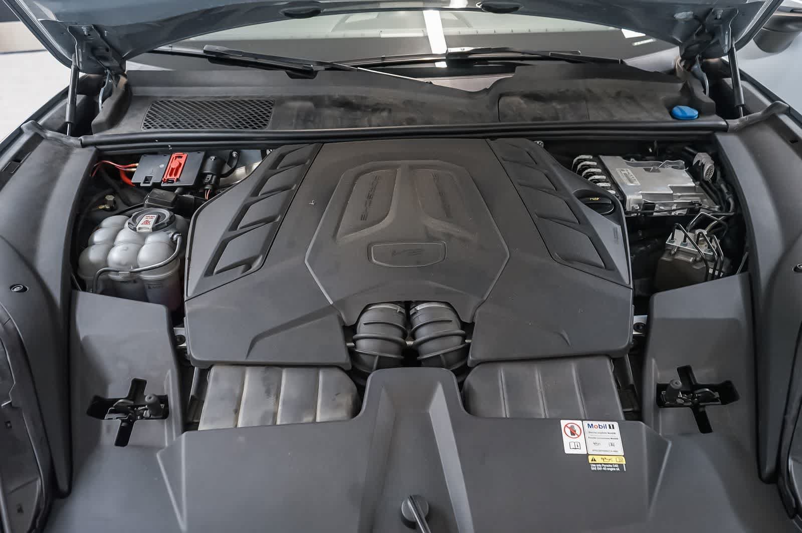 Certified 2024 Porsche Cayenne S AWD/4WD image 33