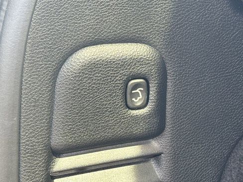 Used 2021 Jeep Grand Cherokee Limited image 36