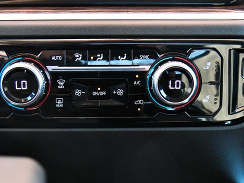 Used 2023 GMC Sierra 1500 Elevation image 25