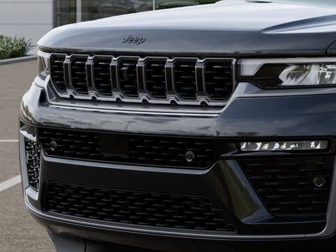 New 2026 Jeep Grand Cherokee L Summit AWD/4WD image 11