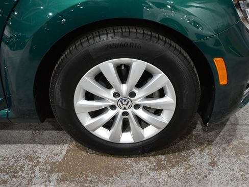 Used 2018 Volkswagen Beetle 2.0T image 56