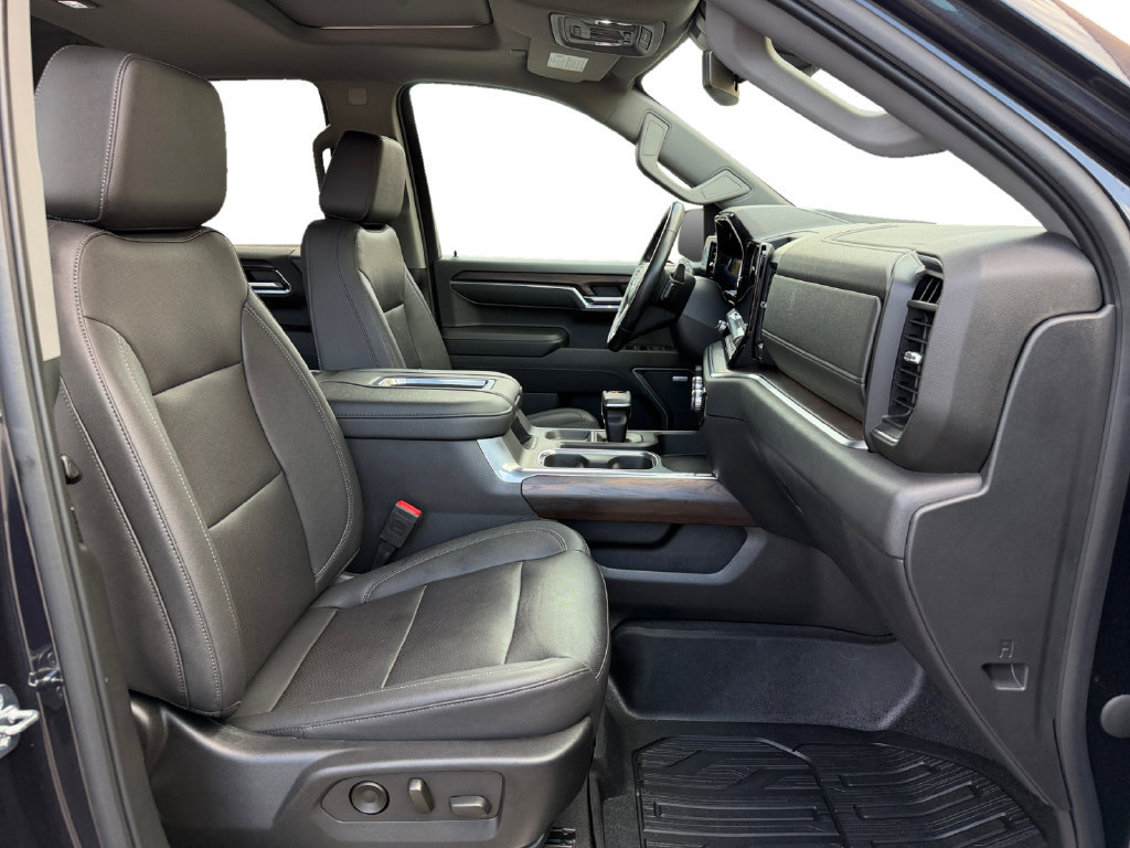 Used 2022 GMC Sierra 1500 SLT w/ SLT Premium Plus Package AWD/4WD image 18