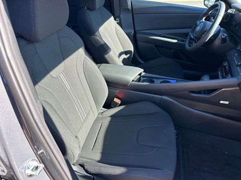 New 2025 Hyundai Elantra SEL image 13