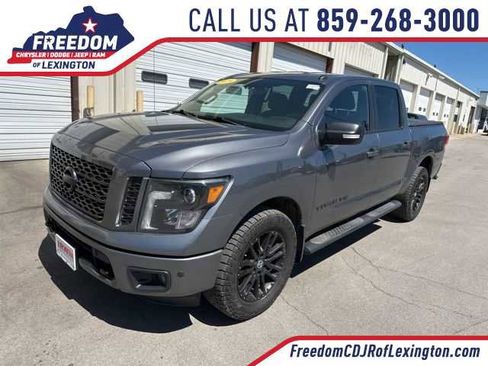 Used 2019 Nissan Titan SV w/ SV Convenience Package image 1