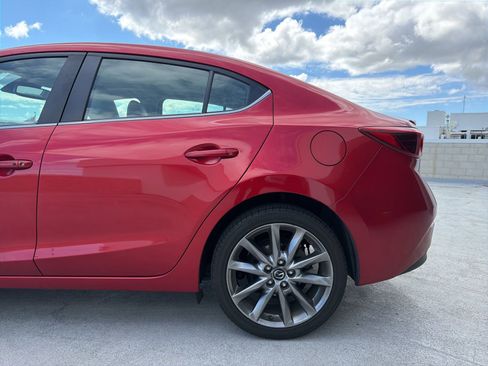Used 2018 MAZDA MAZDA3 Grand Touring w/ Premium Equipment Package image 3