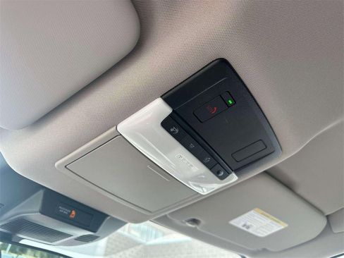 Certified 2023 Nissan Rogue SV image 32