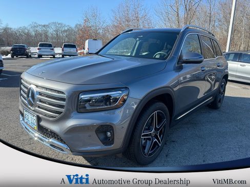 Used 2026 Mercedes-Benz GLB 250 4MATIC image 4