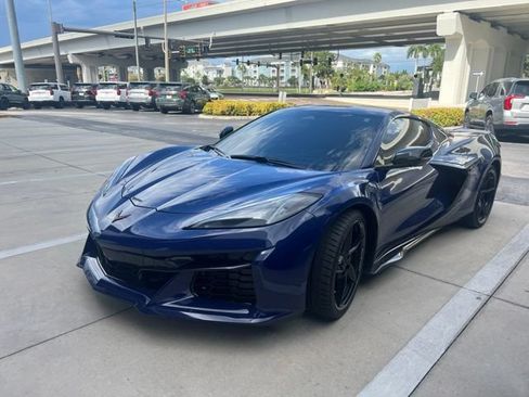 Used 2025 Chevrolet Corvette E-Ray w/ Stealth Interior Trim Package AWD/4WD image 1