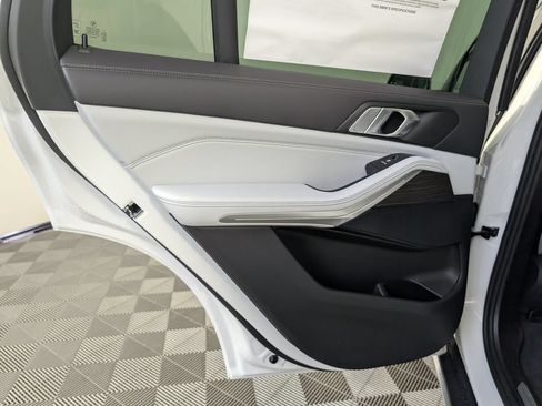 New 2026 BMW X5 xDrive40i AWD/4WD image 17