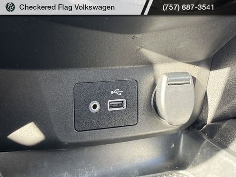 Used 2021 Nissan Rogue Sport SV image 39