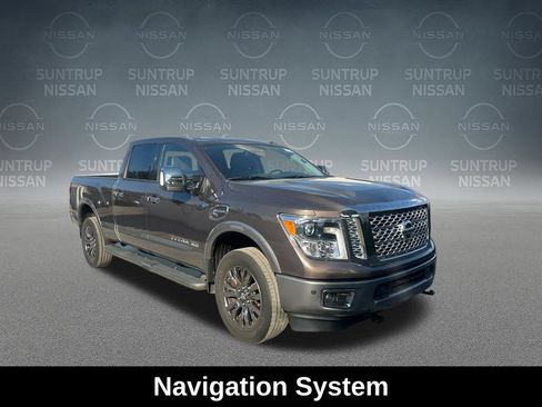 Used 2019 Nissan Titan Platinum Reserve AWD/4WD image 9