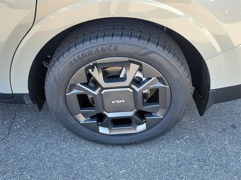 New 2026 Kia Carnival EX image 39