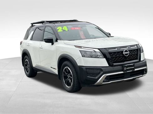 Certified 2023 Nissan Pathfinder Rock Creek image 3