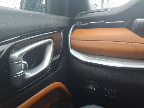 Certified 2025 Jeep Compass Limited image 20