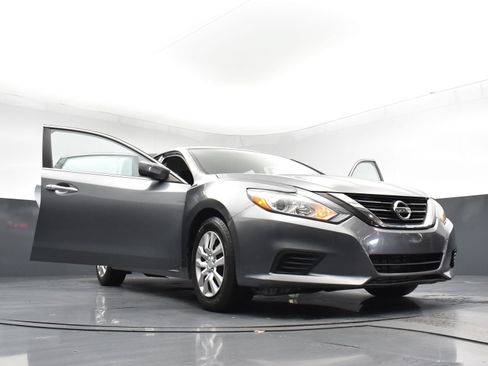 Used 2017 Nissan Altima 2.5 S w/ Power Driver Seat Package FWD image 29