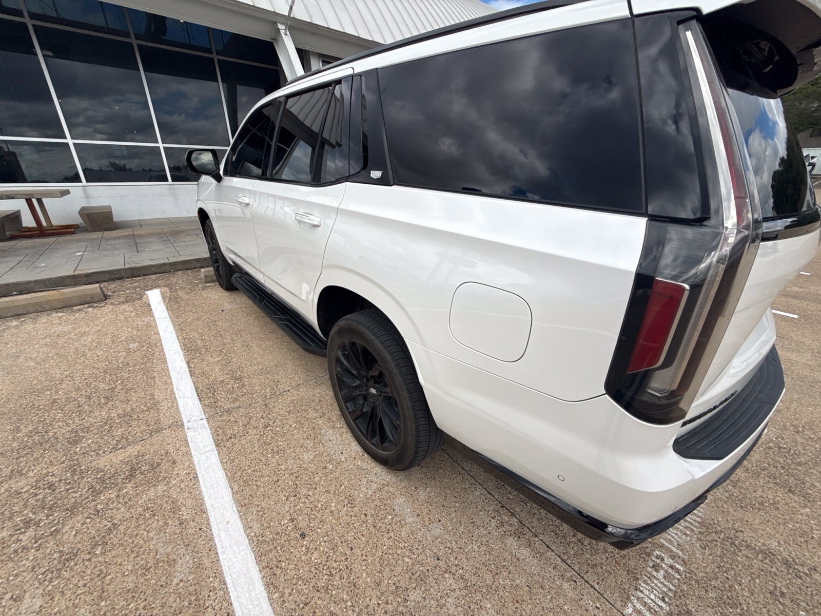 Used 2021 Cadillac Escalade Sport w/ LPO, ONYX Package AWD/4WD image 4