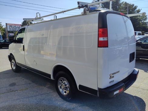 Used 2019 Chevrolet Express 2500 w/ Driver Convenience Package image 7