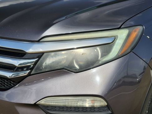 Used 2017 Honda Pilot Touring image 9