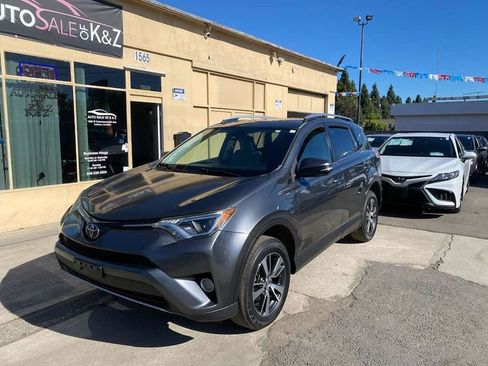 Used 2017 Toyota RAV4 XLE image 6