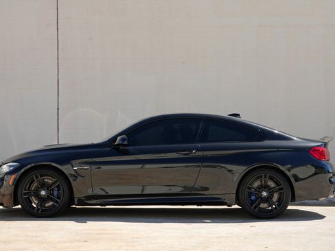 Used 2018 BMW M4 Coupe RWD image 9