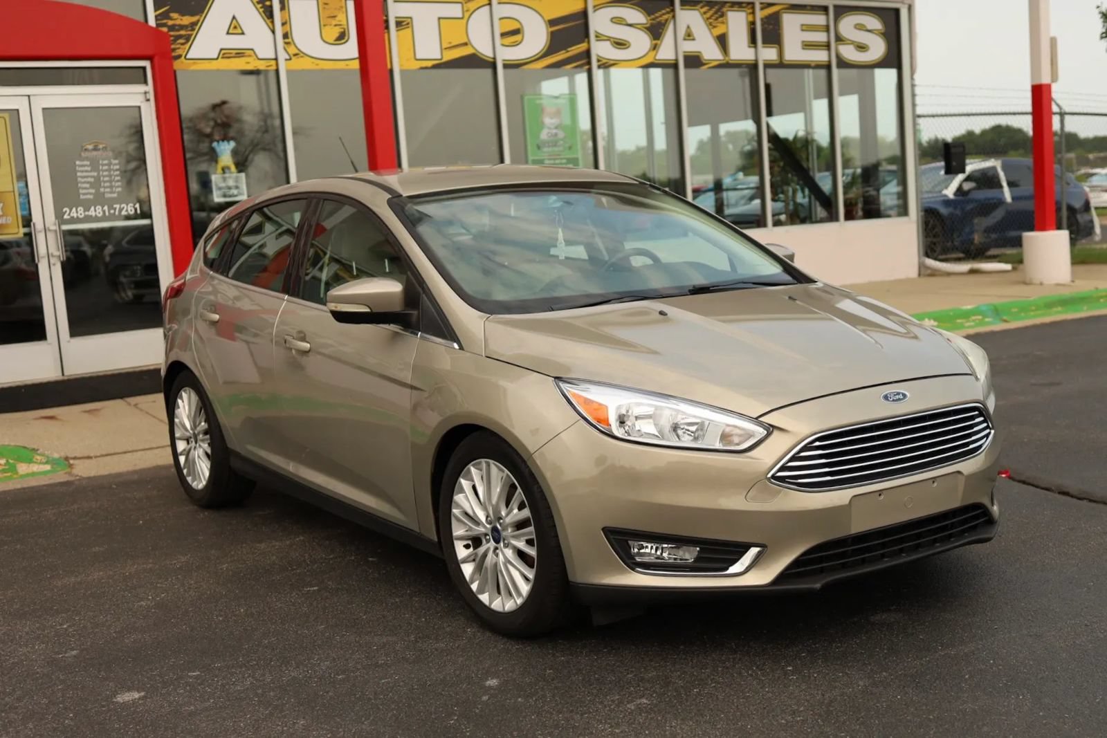 Used 2016 Ford Focus Titanium FWD image 3