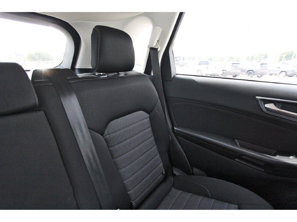 Used 2019 Ford Edge SE FWD image 13