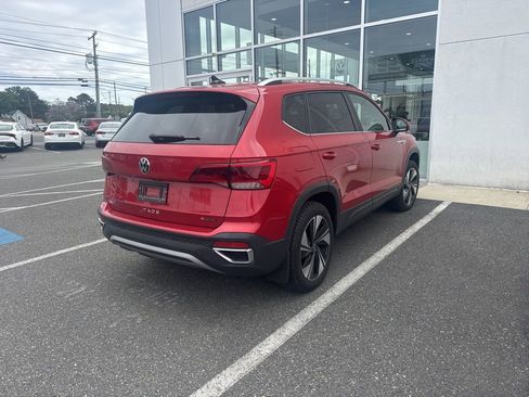 Used 2024 Volkswagen Taos SE AWD/4WD image 4