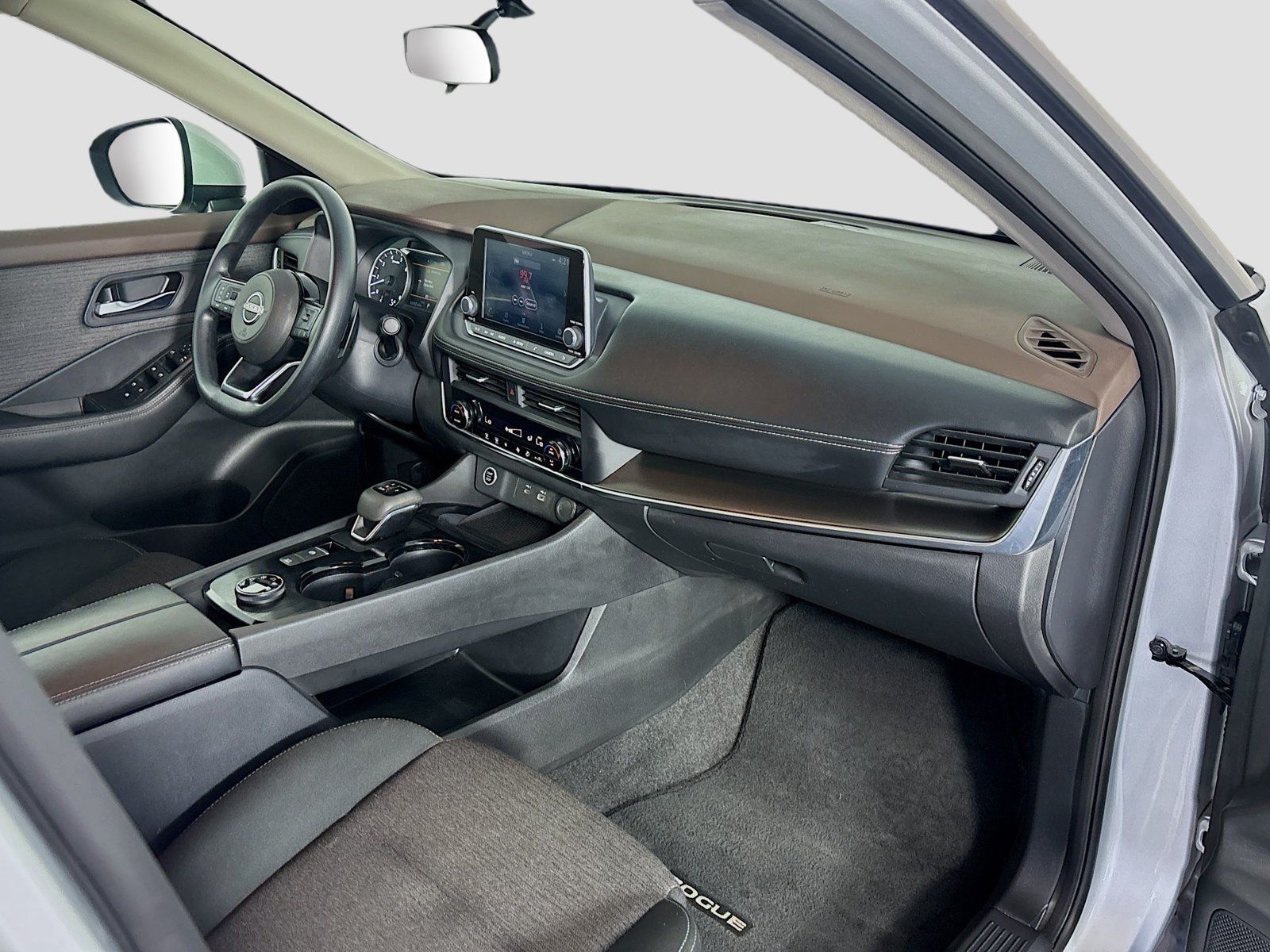 Used 2023 Nissan Rogue SV AWD/4WD image 27