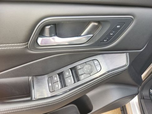 Certified 2025 Nissan Rogue SL w/ Tech Package image 31