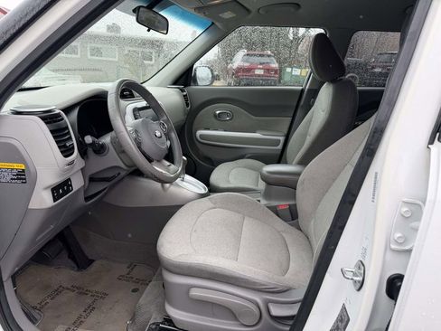 Used 2016 Kia Soul EV image 16