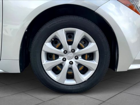 Used 2020 Toyota Corolla LE FWD image 10
