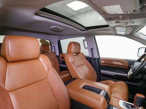 Used 2020 Toyota Tundra 4x4 CrewMax image 17