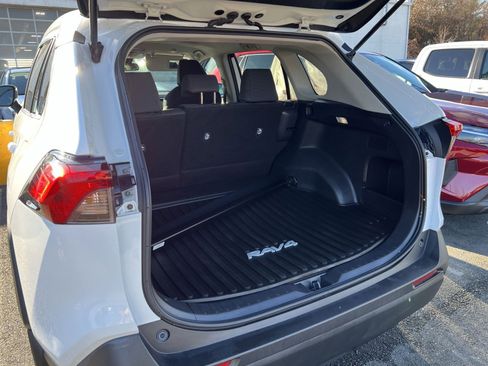 Used 2023 Toyota RAV4 LE image 22