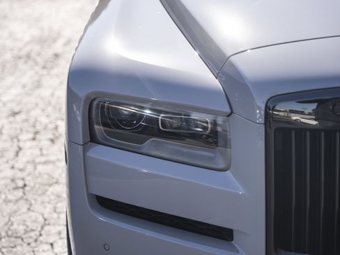 Used 2023 Rolls-Royce Cullinan Black Badge w/ Leather Finishing Pack image 14