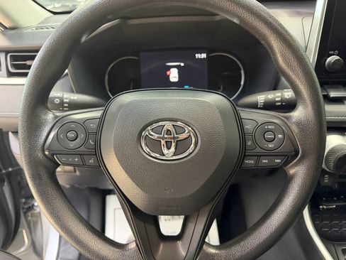 Used 2025 Toyota RAV4 LE image 38