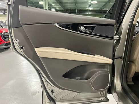 Used 2023 Lincoln Nautilus AWD w/ Premium Package image 23