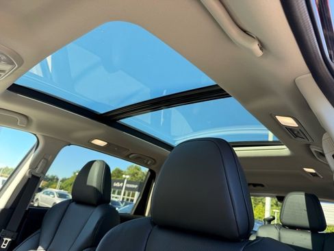 Used 2025 Subaru Ascent Bronze Edition image 11