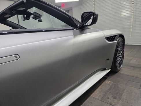 Used 2023 Aston Martin DBS Superleggera Volante RWD image 9