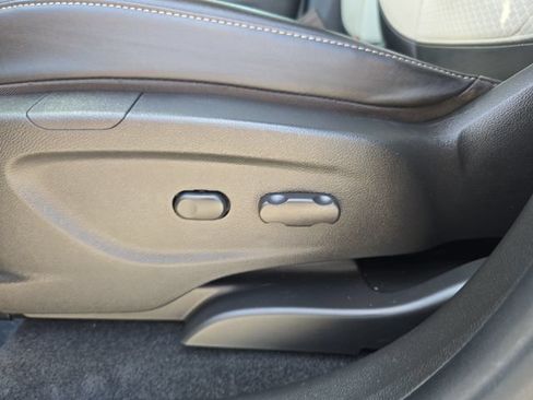 Certified 2020 Buick Encore Preferred FWD image 18