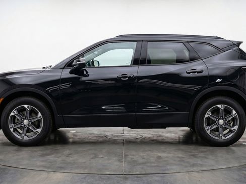 Used 2025 Chevrolet Blazer LT FWD image 4