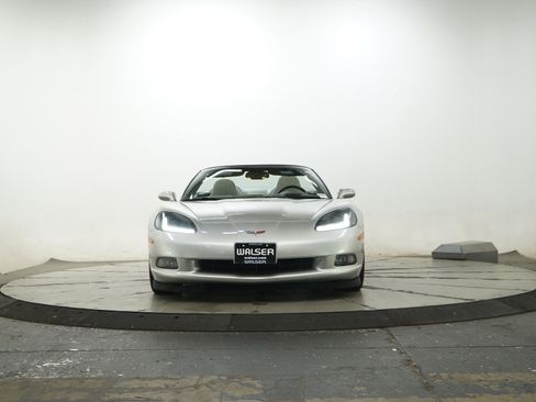 Used 2007 Chevrolet Corvette Convertible w/ Preferred Equipment Group RWD image 9