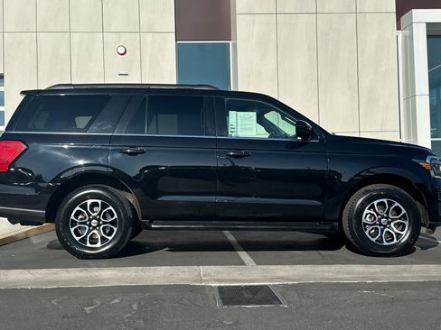 Used 2024 Ford Expedition XLT image 2
