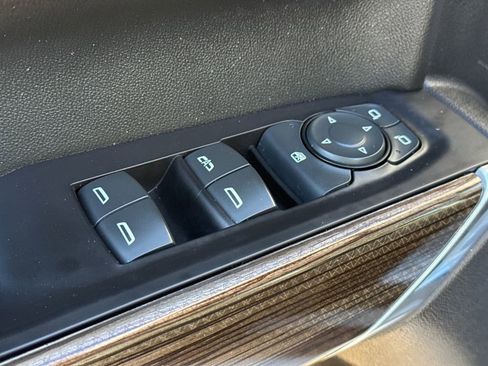 Used 2020 Chevrolet Silverado 1500 LT w/ Texas Edition image 18