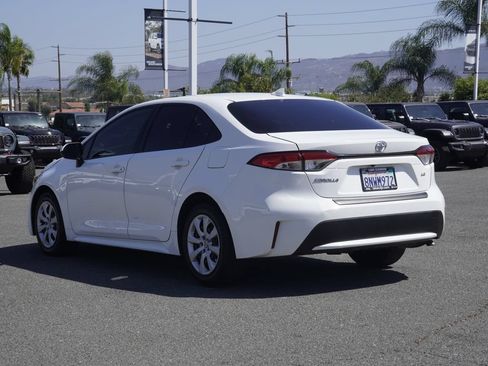 Used 2020 Toyota Corolla LE w/ Carpet Mat Package (TMS) FWD image 6